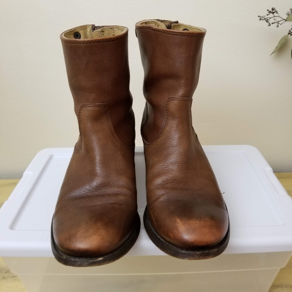 Frye Melissa Button Zip Short Boot - image 5